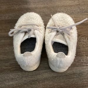 Natural White Fluffs Smallbird Sneaker